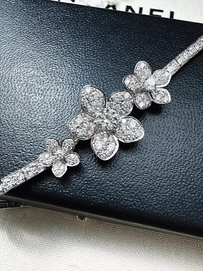 Cartier Graff Wild Flower Diamond Bracelet Size ONE SIZE - 5 Thumbnail