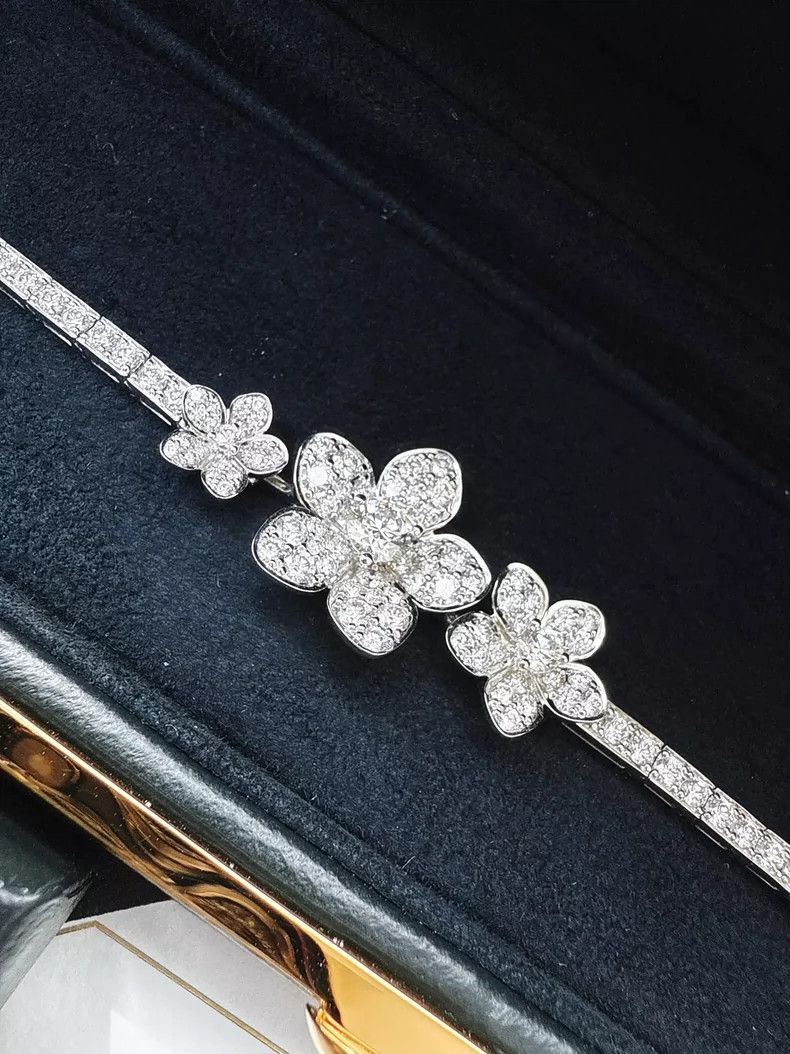 Cartier Graff Wild Flower Diamond Bracelet Size ONE SIZE - 2 Thumbnail