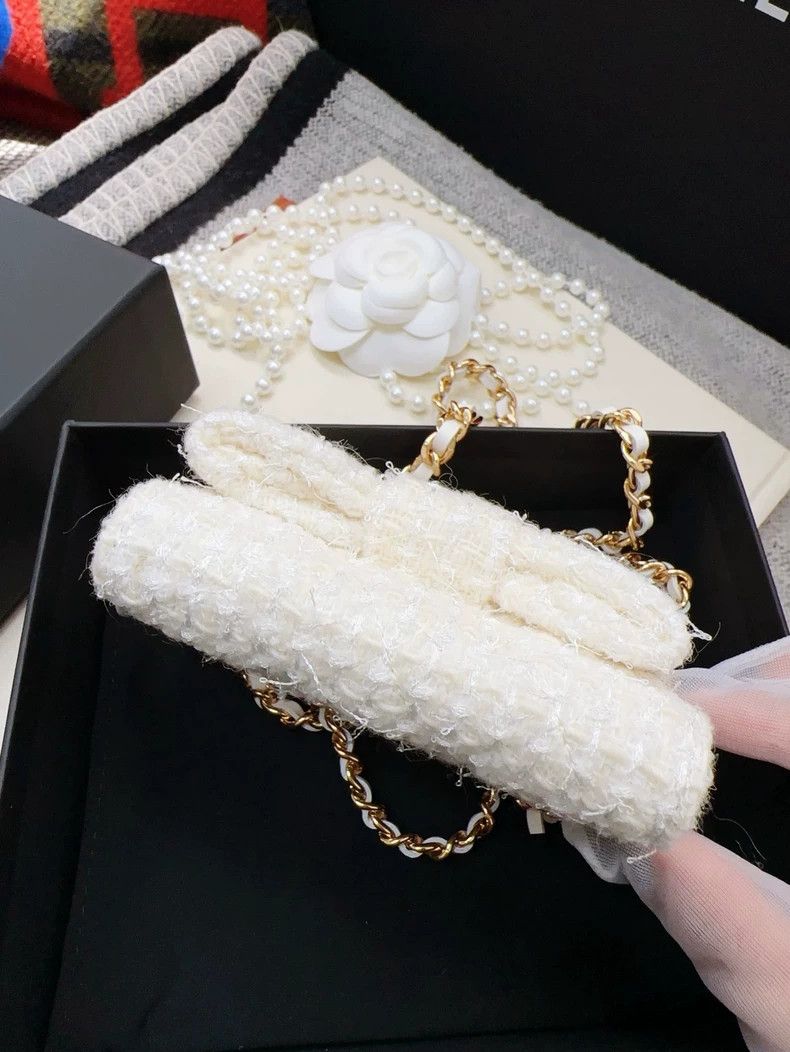 Chanel Chanel White Tweed Bow Crossbody Bag Size ONE SIZE - 5 Thumbnail