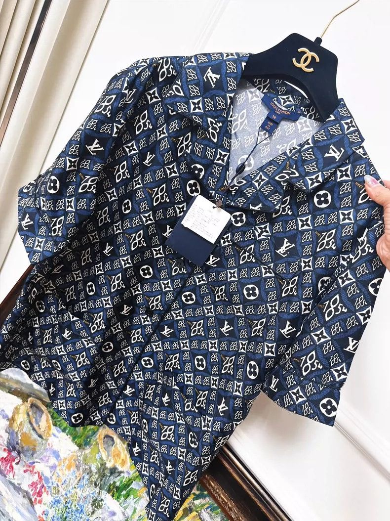 Louis Vuitton Louis Vuitton Classic 1854 Short Sleeve Shirt Size M / US 6-8 / IT 42-44 - 2 Thumbnail