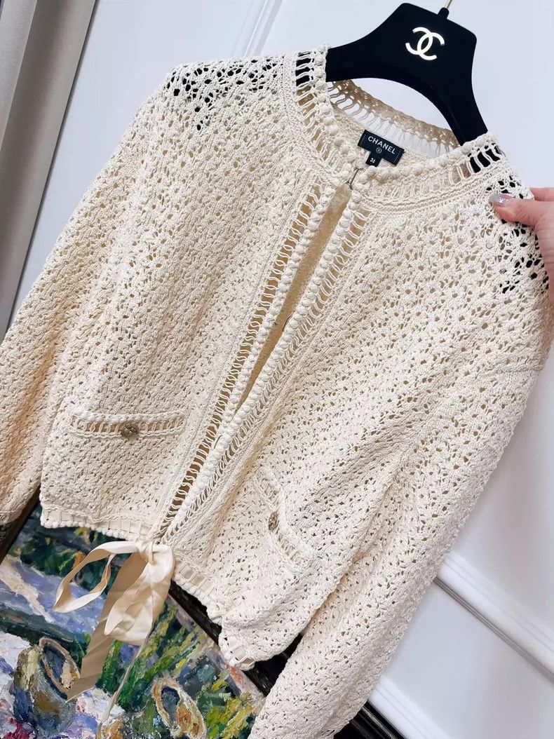 Chanel Chanel Cream Color Knit Cardigan with Bow Size S / US 4 / IT 40 - 2 Thumbnail