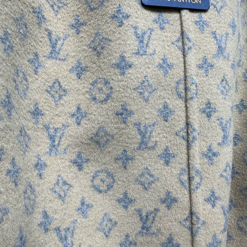 Louis Vuitton Louis Vuitton Beige Logo Cashmere Coat Size S / US 4 / IT 40 - 4 Thumbnail