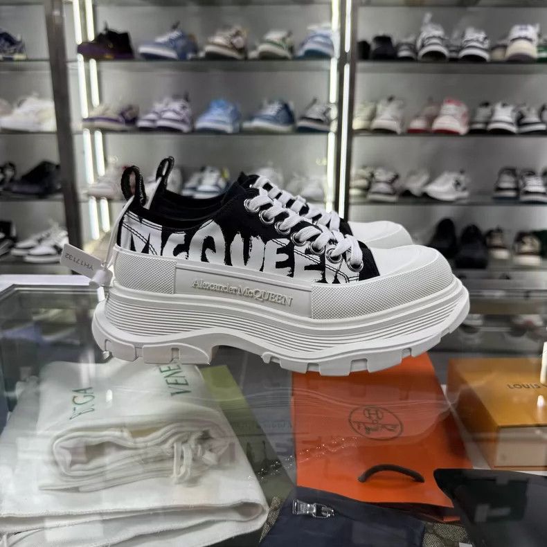 Alexander McQueen ALEX MCQUEEN Sneakers Size 35 Price 1680 Size US 5 / IT 35 - 2 Thumbnail