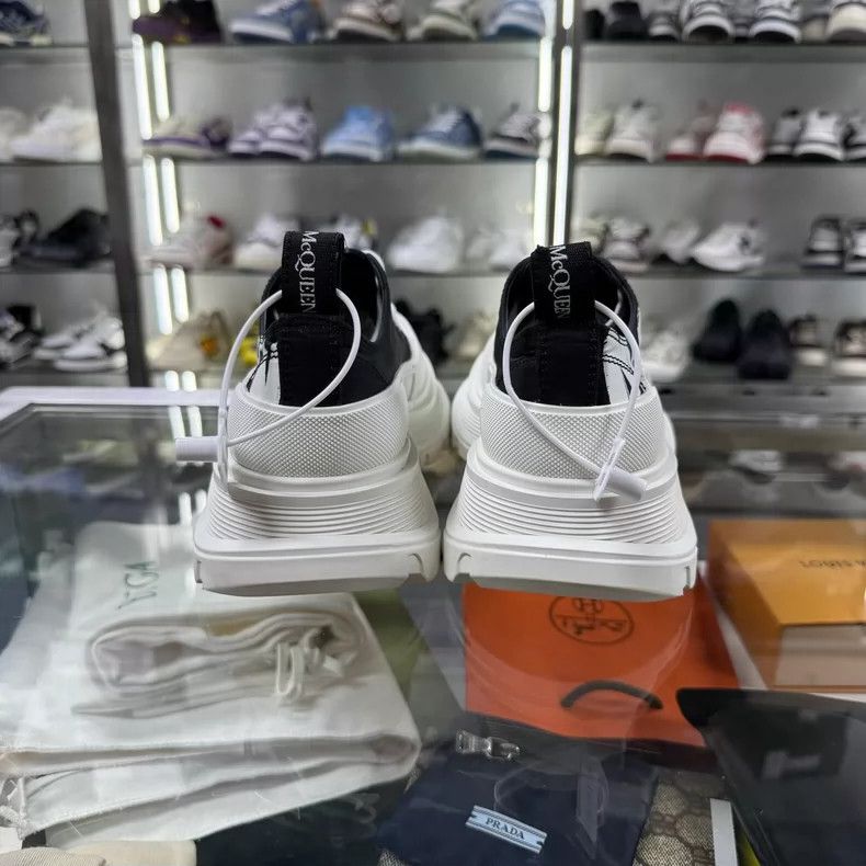 Alexander McQueen ALEX MCQUEEN Sneakers Size 35 Price 1680 Size US 5 / IT 35 - 6 Thumbnail
