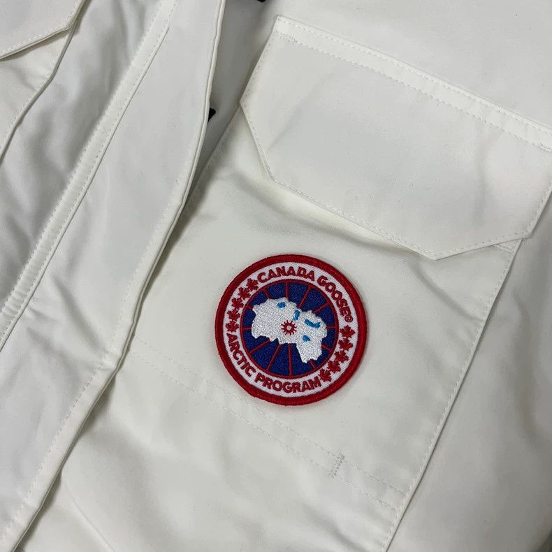 Canada Goose Canada Goose Expedition Down Jacket in White Size XS / US 0-2 / IT 36-38 - 3 Thumbnail