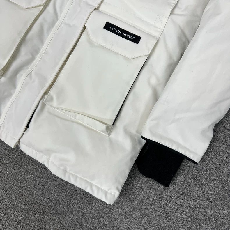 Canada Goose Canada Goose Expedition Down Jacket in White Size XS / US 0-2 / IT 36-38 - 4 Thumbnail