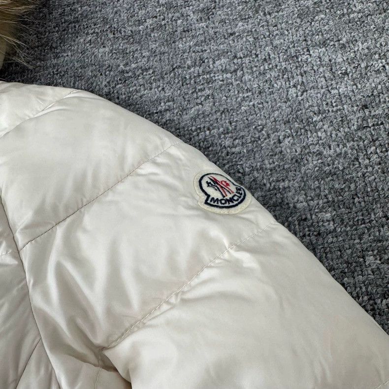 Moncler Moncler White Down Jacket with Fur Collar Size XXS / US 00 / IT 34 - 4 Thumbnail