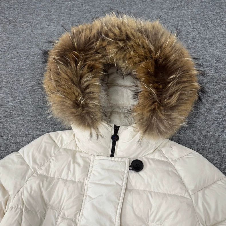 Moncler Moncler White Down Jacket with Fur Collar Size XXS / US 00 / IT 34 - 3 Thumbnail