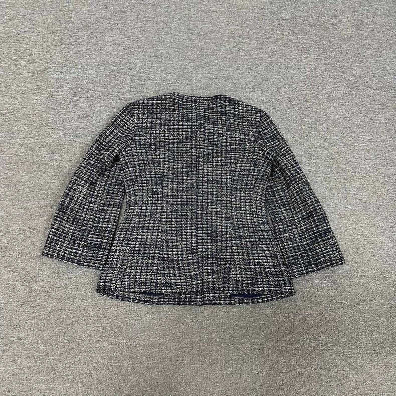 Chanel Chanel Tweed Jacket with Elegant Design Size M / US 6-8 / IT 42-44 - 2 Thumbnail