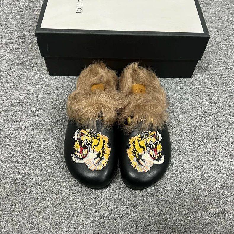 Gucci Gucci Tiger Embroidery Mule Slippers with Fur Size US 10 / IT 40 - 2 Thumbnail