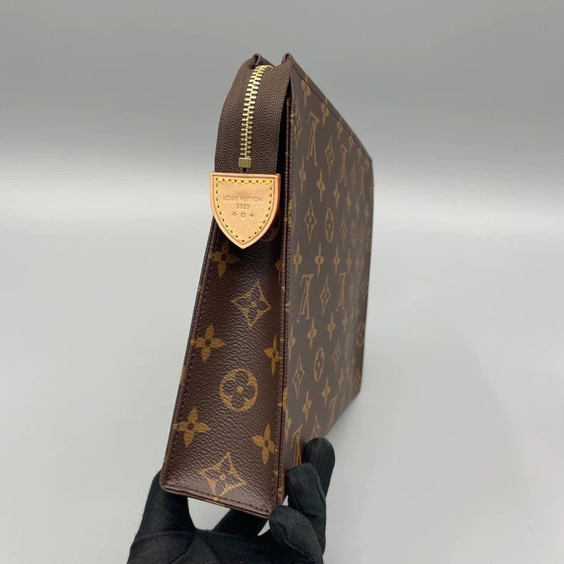 Louis Vuitton Louis Vuitton Classic Makeup Pouch Size ONE SIZE - 7 Thumbnail