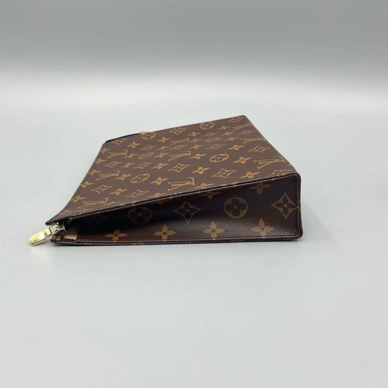 Louis Vuitton Louis Vuitton Classic Makeup Pouch Size ONE SIZE - 4 Thumbnail