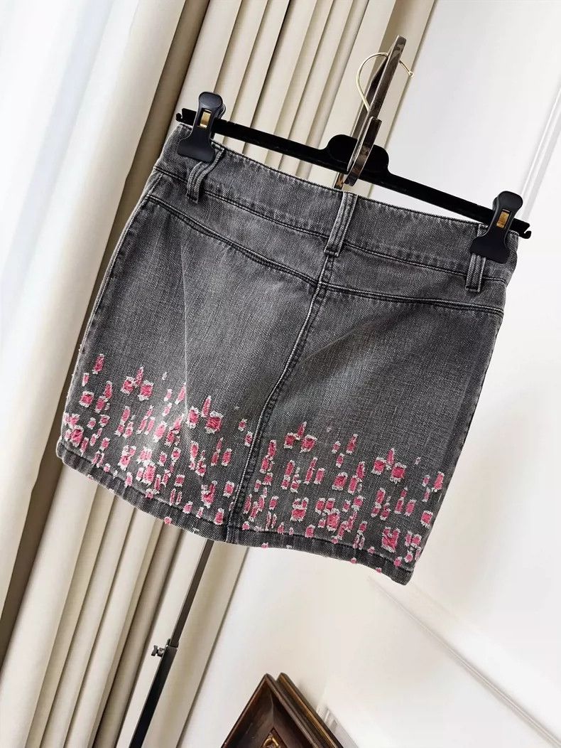 Chanel Chanel Gray Embroidered Denim Skirt Size 34 Size 34" / US 12 / IT 48 - 8 Thumbnail
