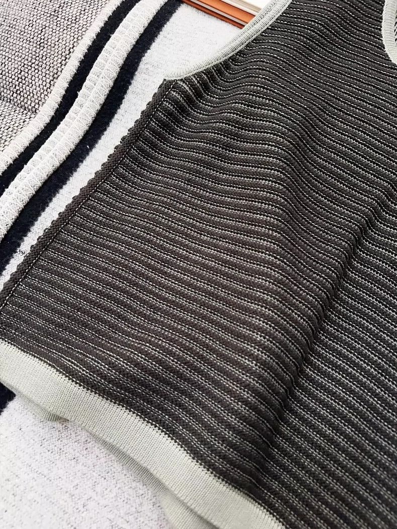 Hermes Hermes Gray Striped Knit Vest Size M Size M / US 6-8 / IT 42-44 - 4 Thumbnail