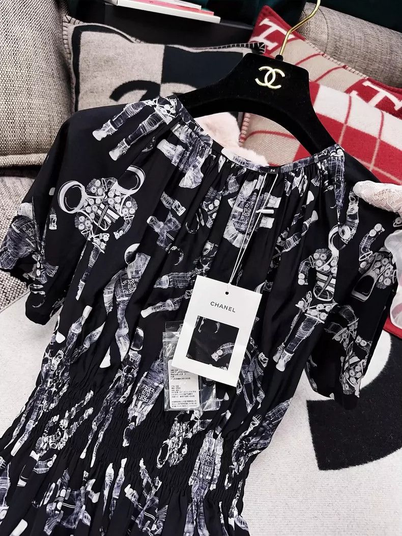 Chanel Chanel Black Printed Silk Short Sleeve Top Size XS / US 0-2 / IT 36-38 - 3 Thumbnail