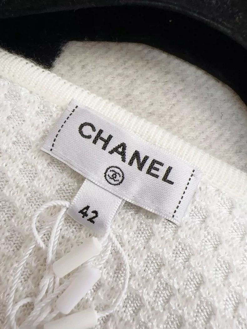 Chanel Chanel White Button Knit Cardigan Cape Coat Size L / US 10 / IT 46 - 6 Thumbnail