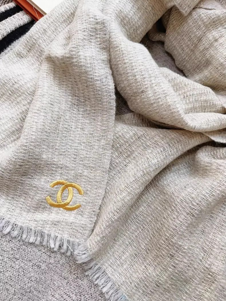 Chanel Chanel Gray Gold Contrast Knit Scarf Size ONE SIZE - 2 Thumbnail