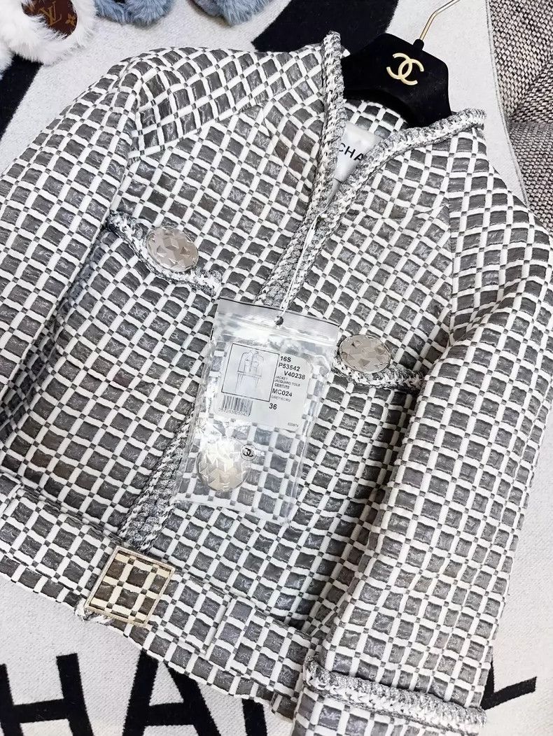 Chanel Chanel Gray White Check Pattern Jacket Size S / US 4 / IT 40 - 2 Thumbnail