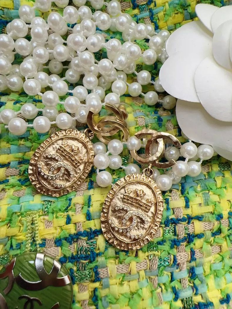 Chanel Chanel Gold Coin Crown Double C Earrings Size ONE SIZE - 9 Thumbnail