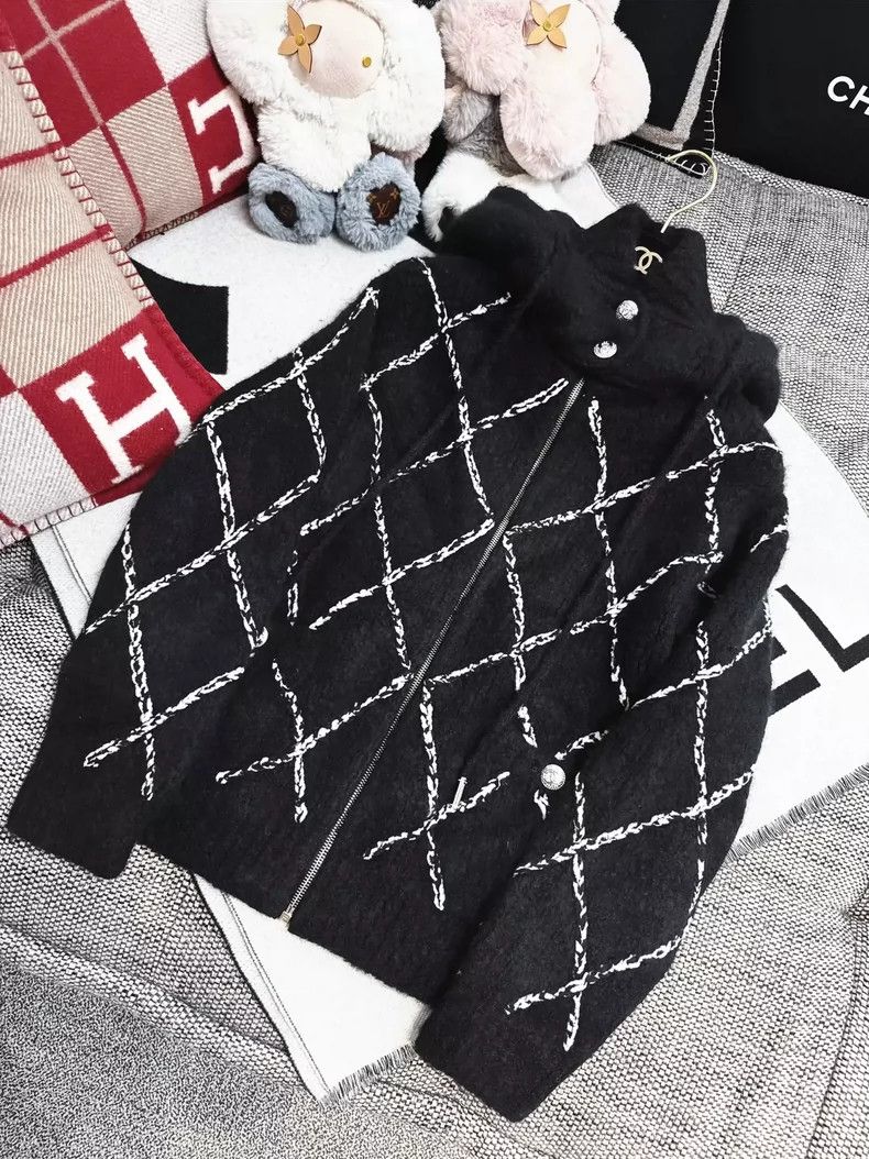 Chanel Chanel Black Quilted Knit Hoodie Cardigan Size M / US 6-8 / IT 42-44 - 8 Thumbnail