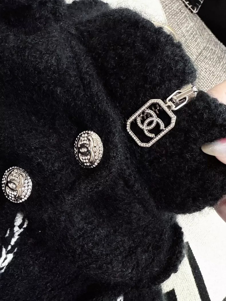 Chanel Chanel Black Quilted Knit Hoodie Cardigan Size M / US 6-8 / IT 42-44 - 3 Thumbnail