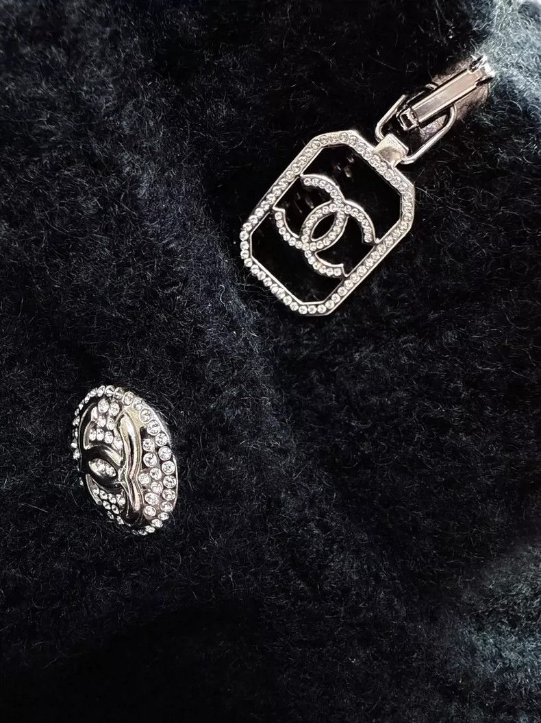 Chanel Chanel Black Quilted Knit Hoodie Cardigan Size M / US 6-8 / IT 42-44 - 4 Thumbnail