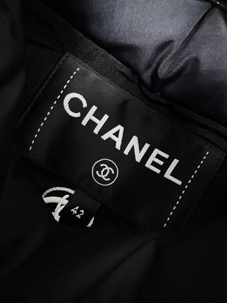 Chanel Chanel Black Padded Snow Jacket with Rhinestones Size XL / US 12-14 / IT 48-50 - 7 Thumbnail