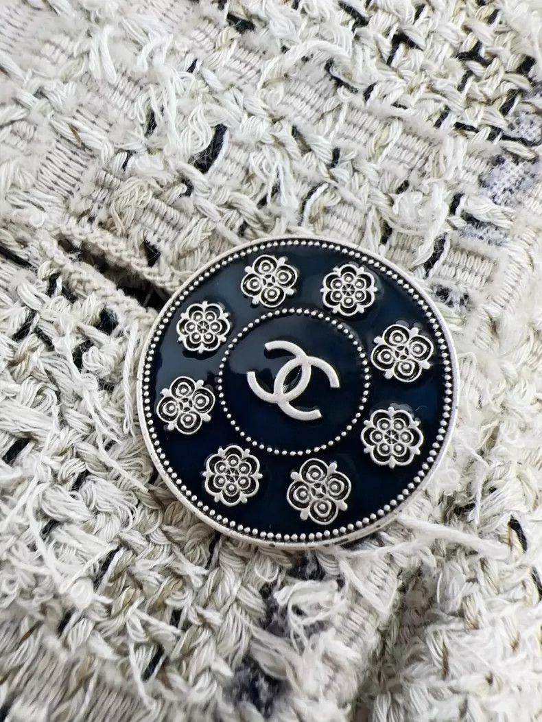 Chanel Chanel Seoul Series Tweed Outer Coat Size XS / US 0-2 / IT 36-38 - 5 Thumbnail