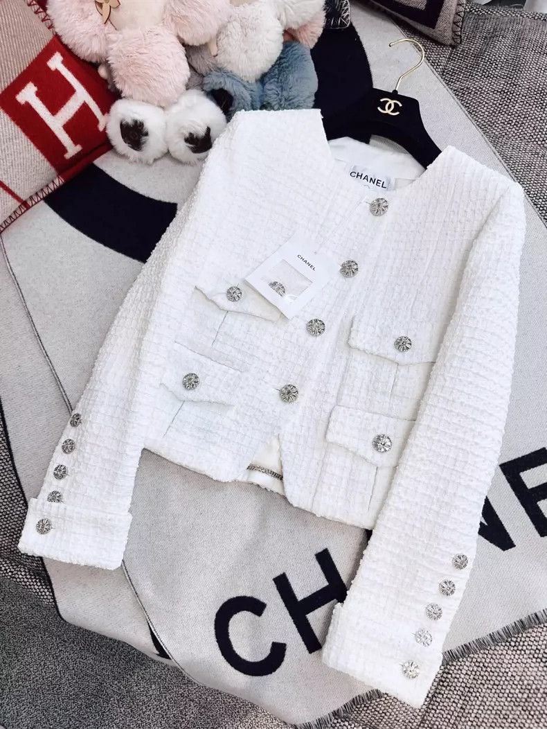 Chanel Chanel White Waffle Jacket with Sparkling Buttons Size S / US 4 / IT 40 - 3 Thumbnail