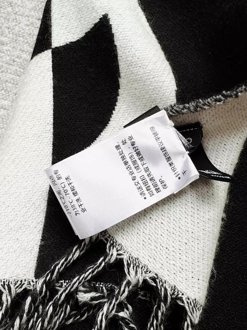 Chanel Chanel Black and White Geometric Pattern Scarf Size ONE SIZE - 5 Thumbnail