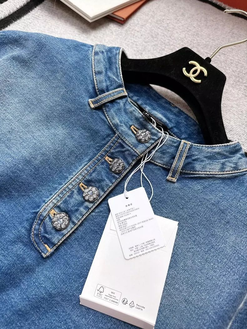Chanel Chanel Vintage Blue Denim Top with Glass Buttons Size L / US 10 / IT 46 - 4 Thumbnail