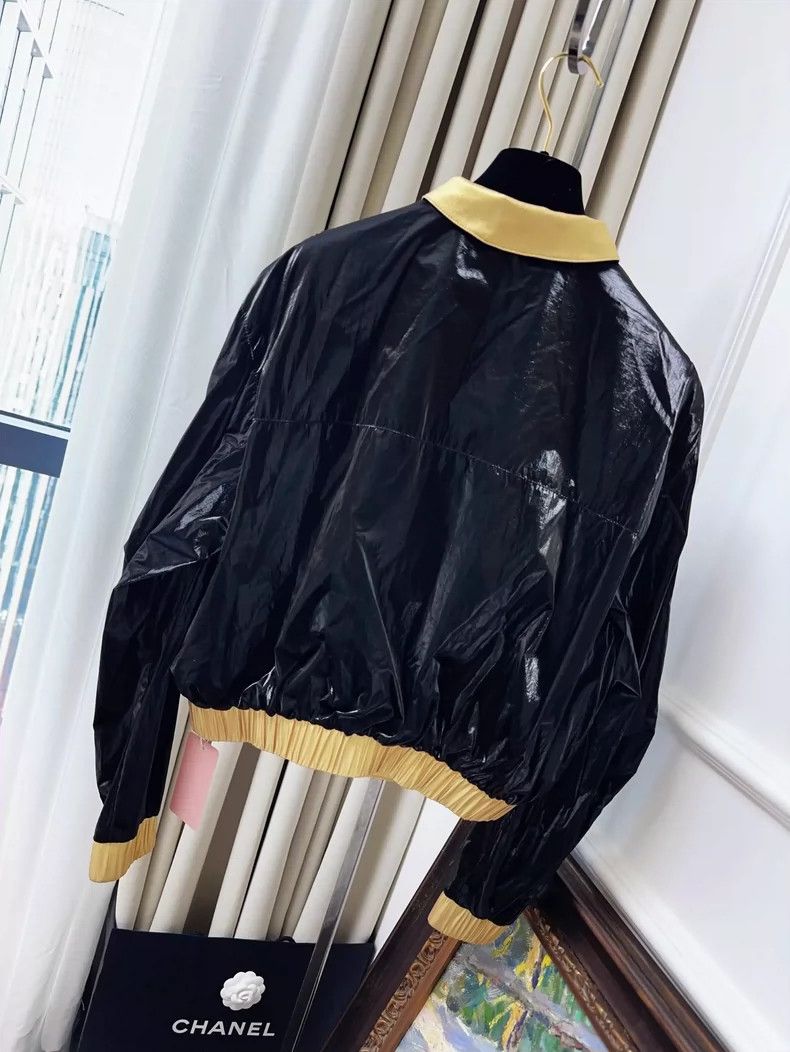 Chanel Chanel Black Short Zip Jacket with Gold Trim Size M / US 6-8 / IT 42-44 - 2 Thumbnail