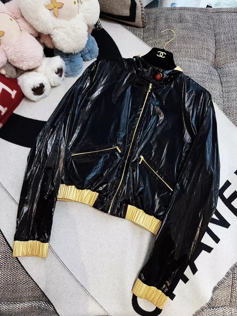 Chanel Chanel Black Short Zip Jacket with Gold Trim Size M / US 6-8 / IT 42-44 - 7 Thumbnail