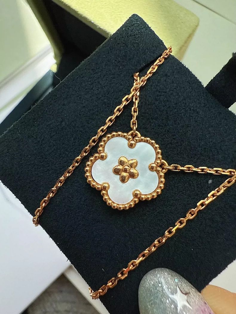 Cartier Van Cleef Arpel Lucky Spring Necklace Size ONE SIZE - 4 Thumbnail