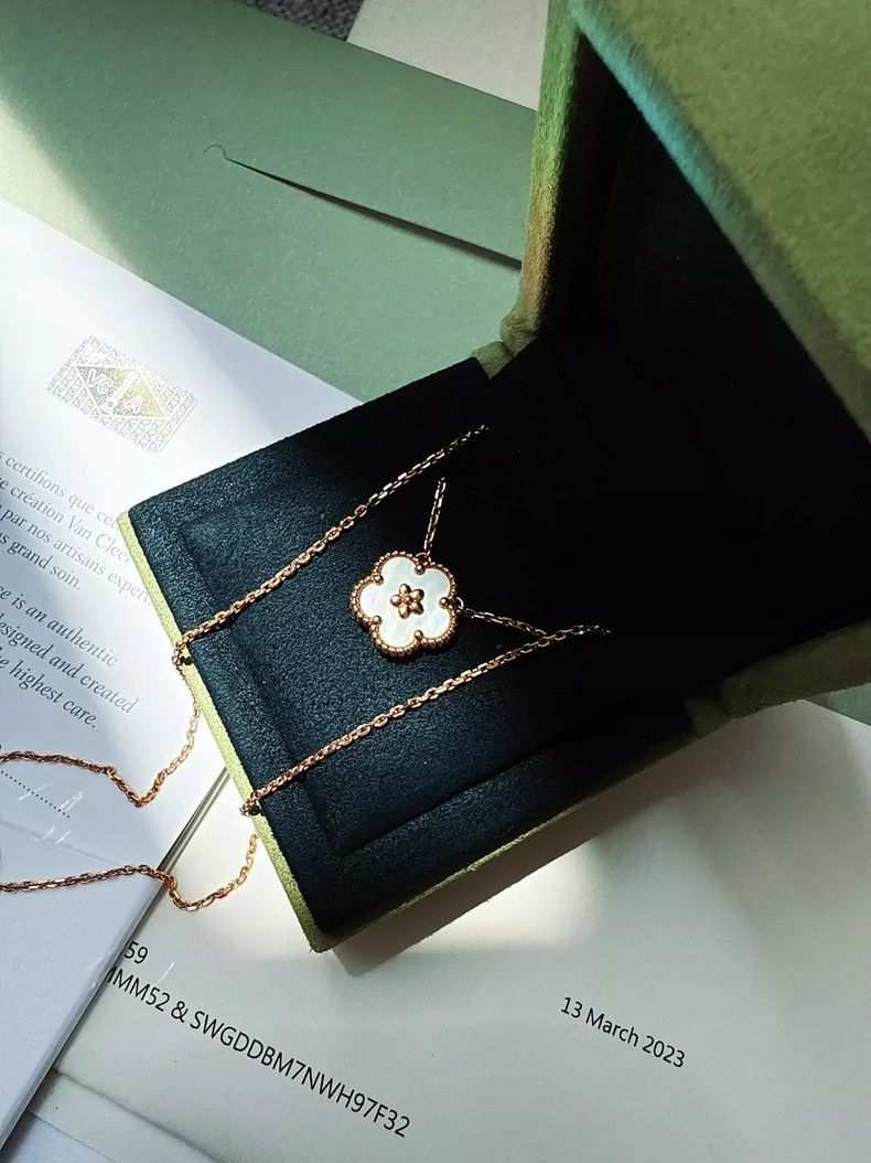 Cartier Van Cleef Arpel Lucky Spring Necklace Size ONE SIZE - 2 Thumbnail