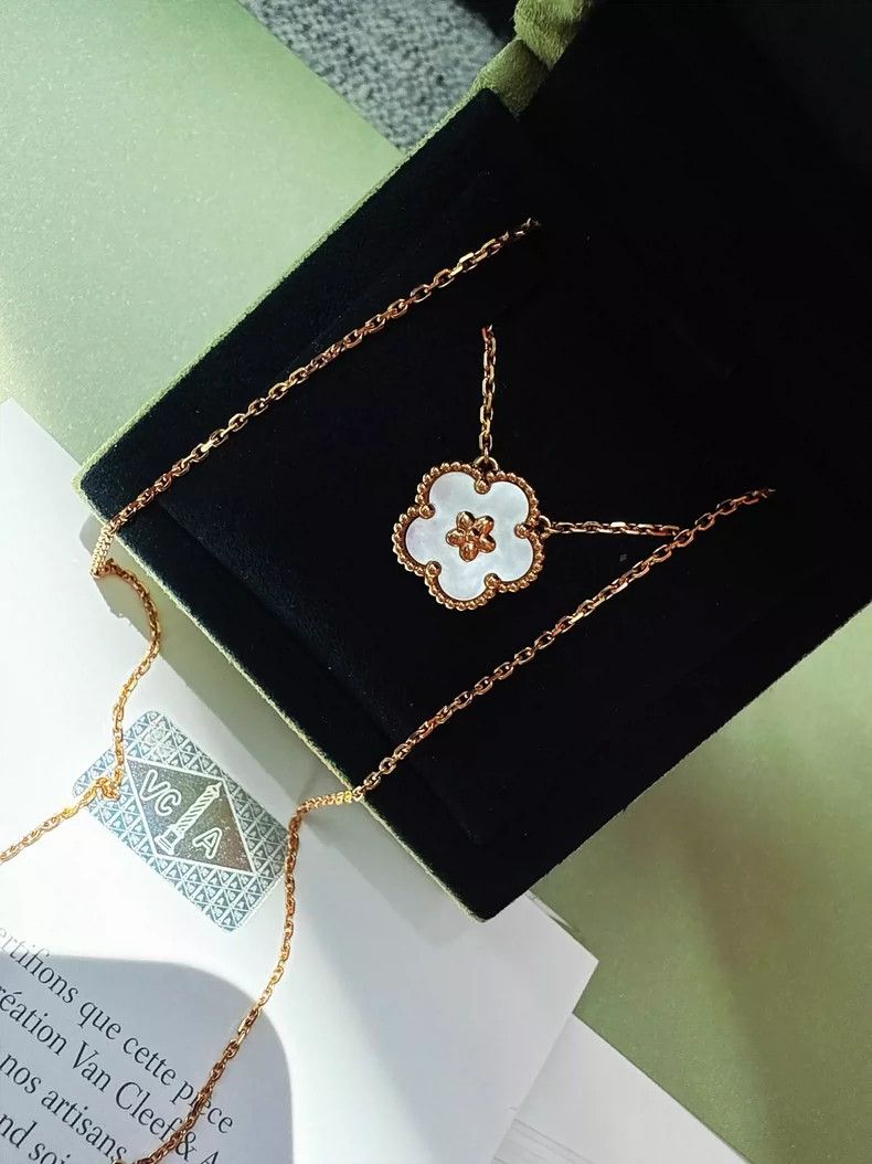 Cartier Van Cleef Arpel Lucky Spring Necklace Size ONE SIZE - 7 Thumbnail