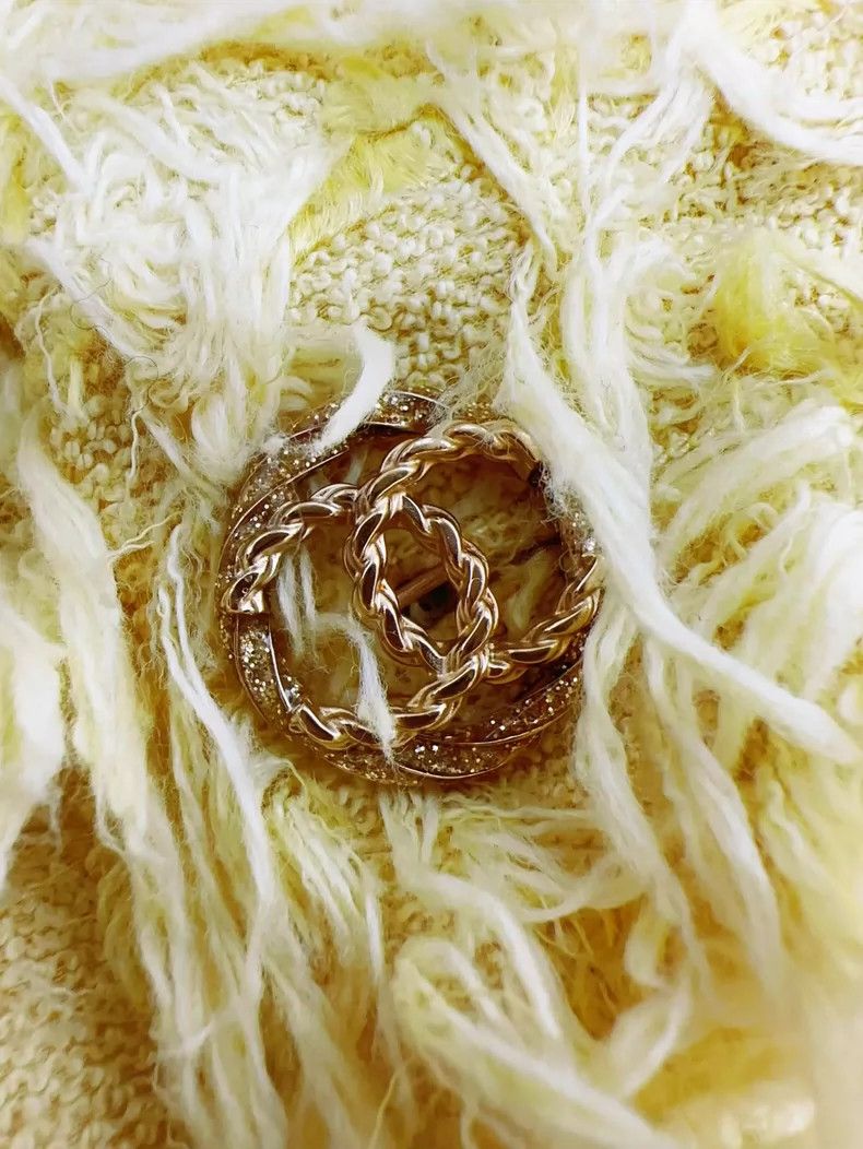 Chanel Chanel Yellow Fringe Jacket with Rabbit Ears Size M / US 6-8 / IT 42-44 - 6 Thumbnail
