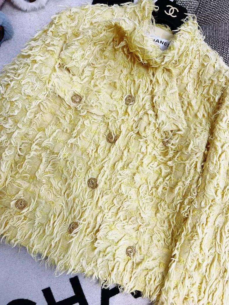 Chanel Chanel Yellow Fringe Jacket with Rabbit Ears Size M / US 6-8 / IT 42-44 - 4 Thumbnail