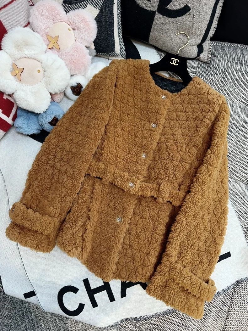 Chanel Chanel Camel Faux Fur Coat with Belt Size S / US 4 / IT 40 - 7 Thumbnail