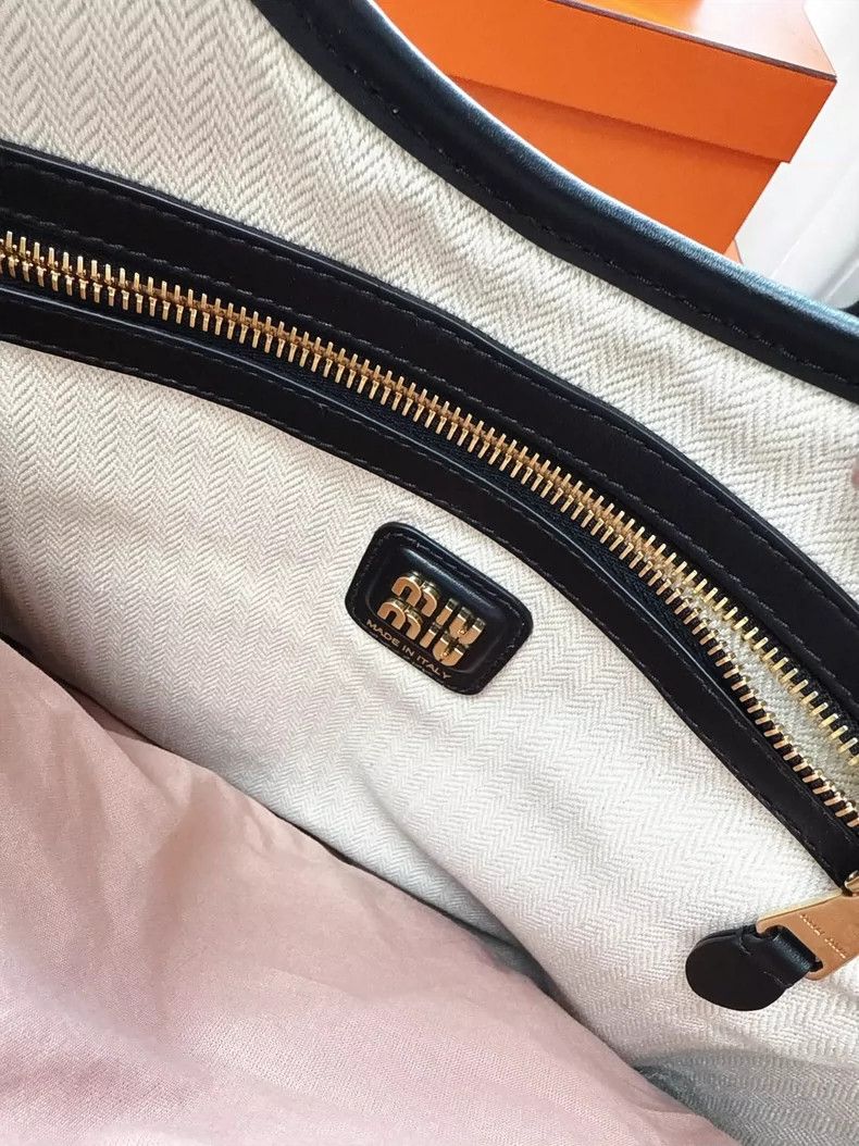 Prada Miumiu Limited Edition Hobo Shoulder Bag Size ONE SIZE - 5 Thumbnail