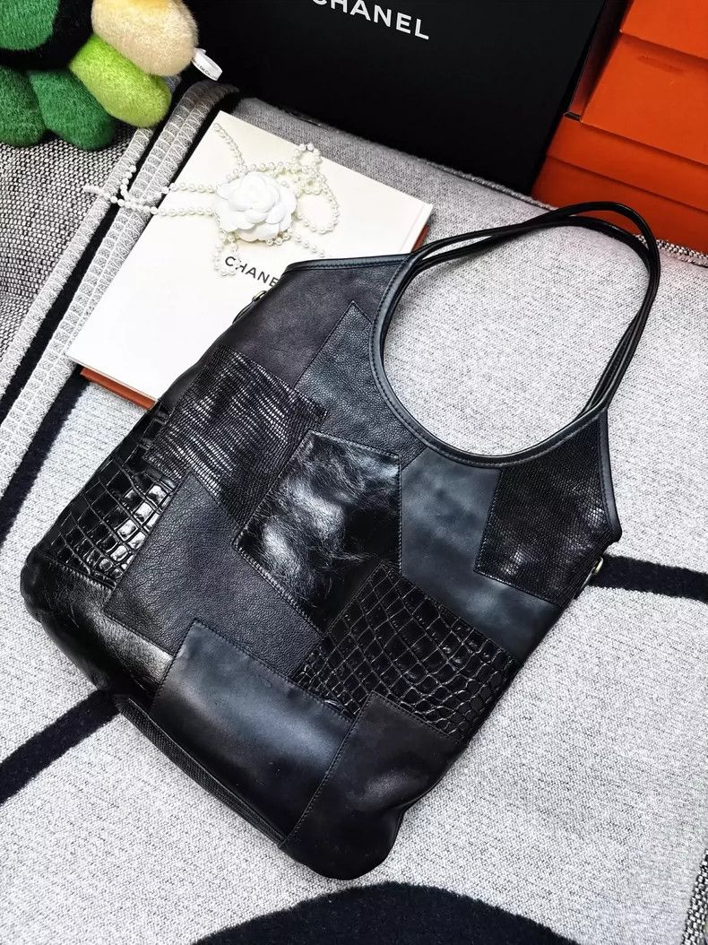 Prada Miumiu Limited Edition Hobo Shoulder Bag Size ONE SIZE - 2 Thumbnail
