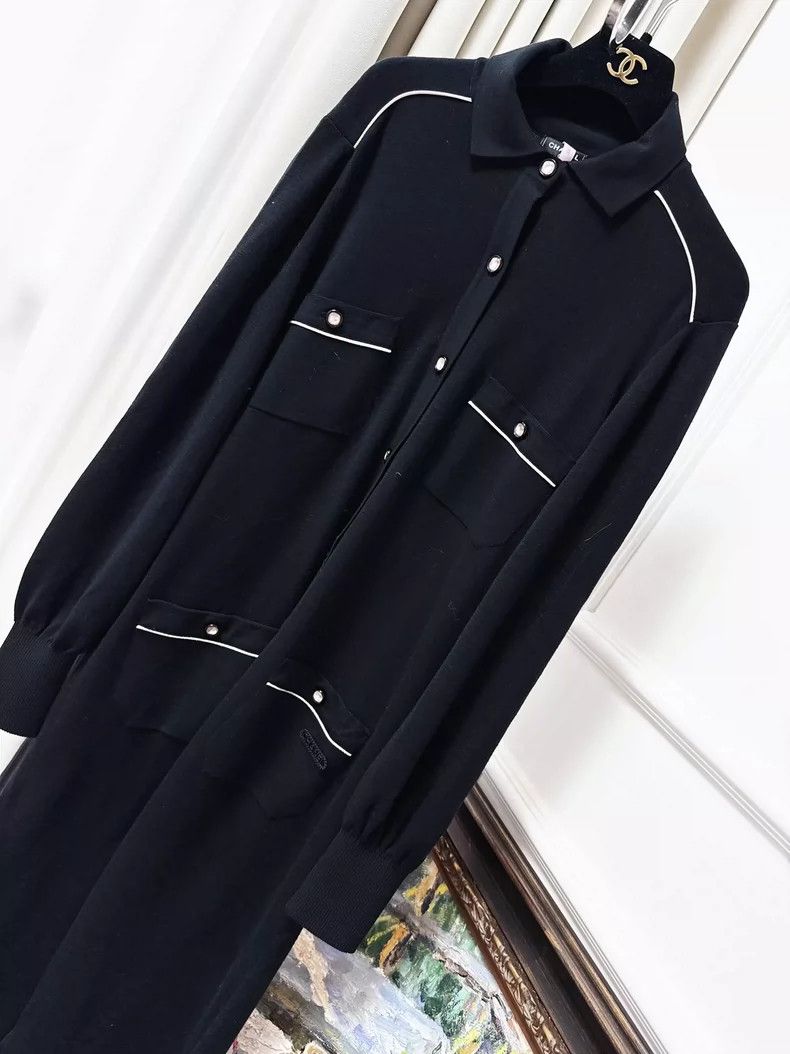 Chanel Chanel Black Knit Long Sleeve Dress with Pink Buttons Size M / US 6-8 / IT 42-44 - 3 Thumbnail