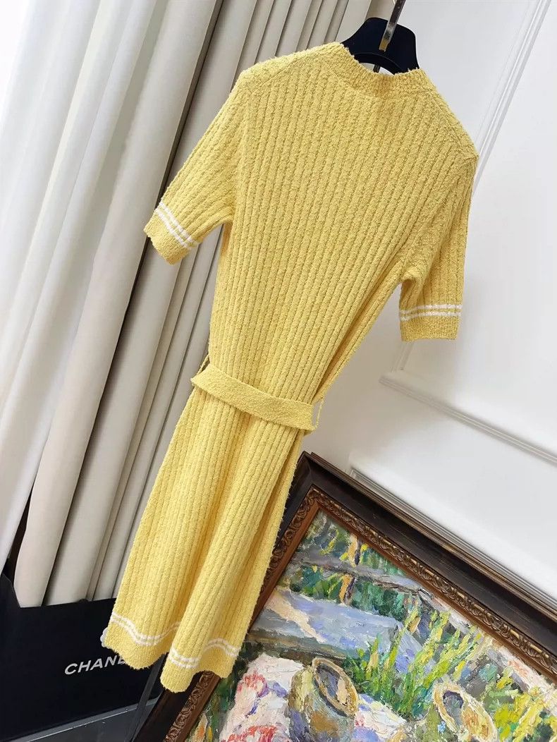Chanel Chanel Yellow Knit Dress with Short Sleeves Size S / US 4 / IT 40 - 2 Thumbnail