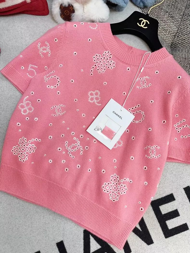 Chanel Chanel Pink Embroidered Knit Short Sleeve Top Size M / US 6-8 / IT 42-44 - 2 Thumbnail