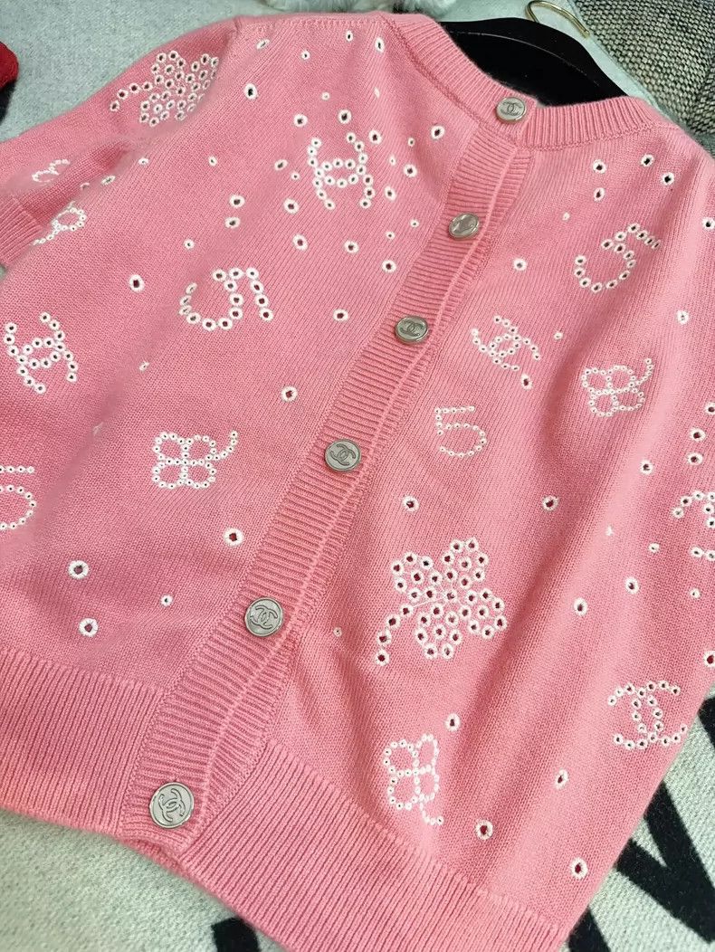 Chanel Chanel Pink Embroidered Knit Short Sleeve Top Size M / US 6-8 / IT 42-44 - 3 Thumbnail
