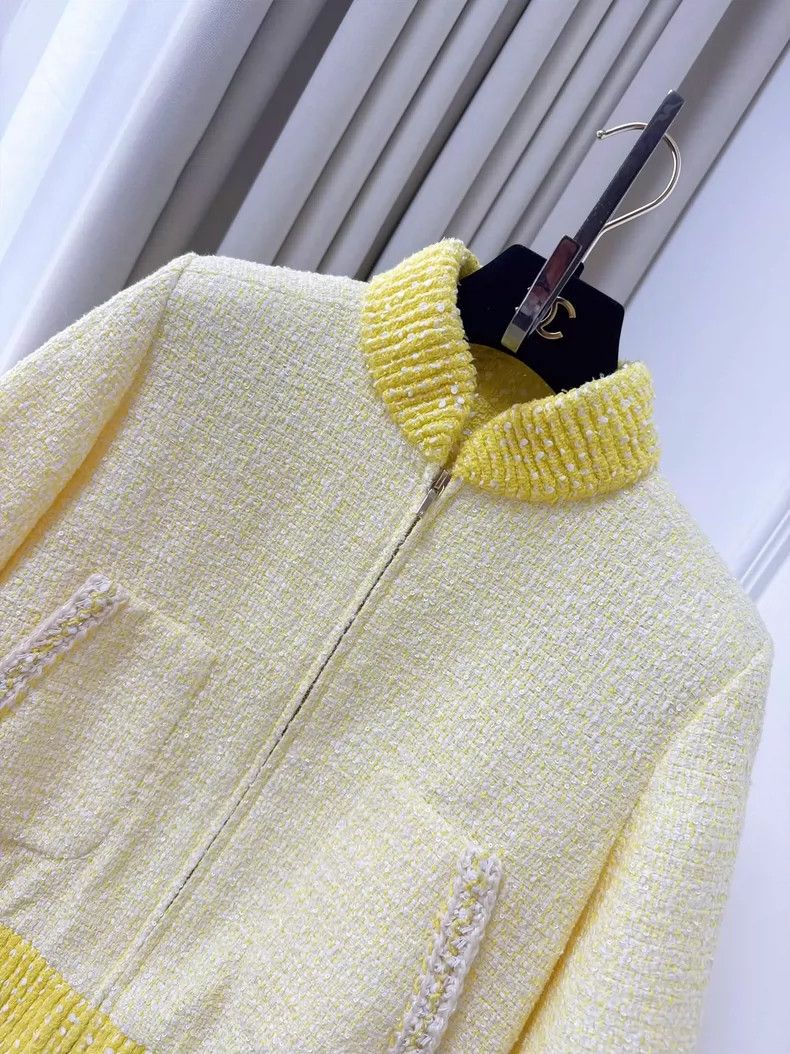 Chanel Chanel Yellow Embroidered Tweed Jacket Size S / US 4 / IT 40 - 2 Thumbnail