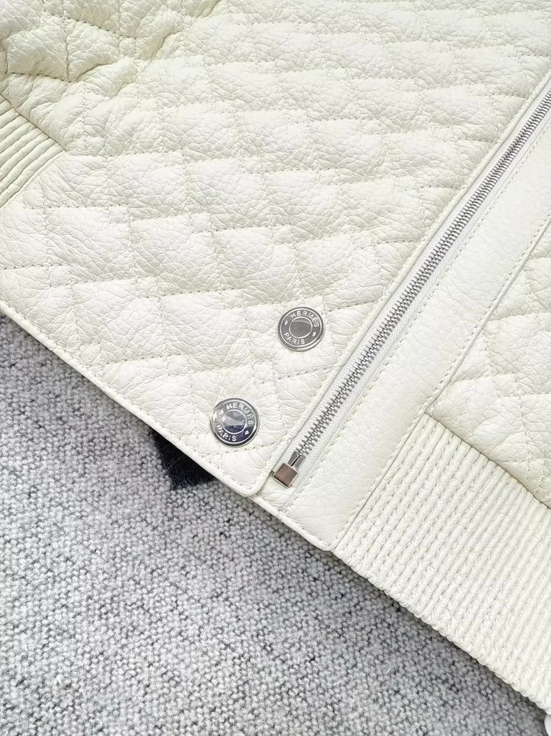 Hermes Hermes White Quilted Leather Jacket with Fur Collar Size M / US 6-8 / IT 42-44 - 3 Thumbnail