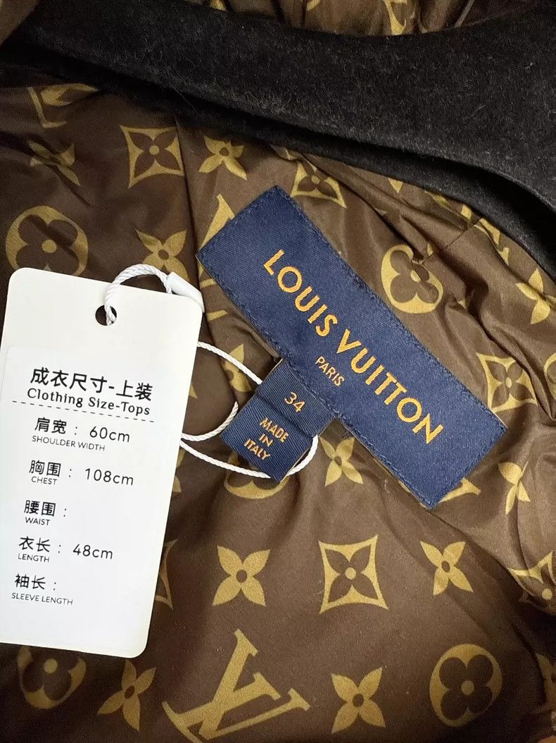 Louis Vuitton LV Caramel Hoodie Down Vest Size XS / US 0-2 / IT 36-38 - 4 Thumbnail