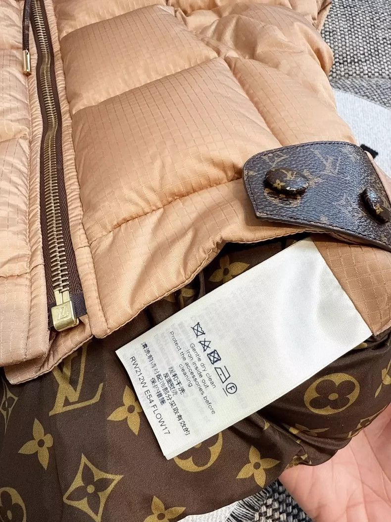 Louis Vuitton LV Caramel Hoodie Down Vest Size XS / US 0-2 / IT 36-38 - 2 Thumbnail