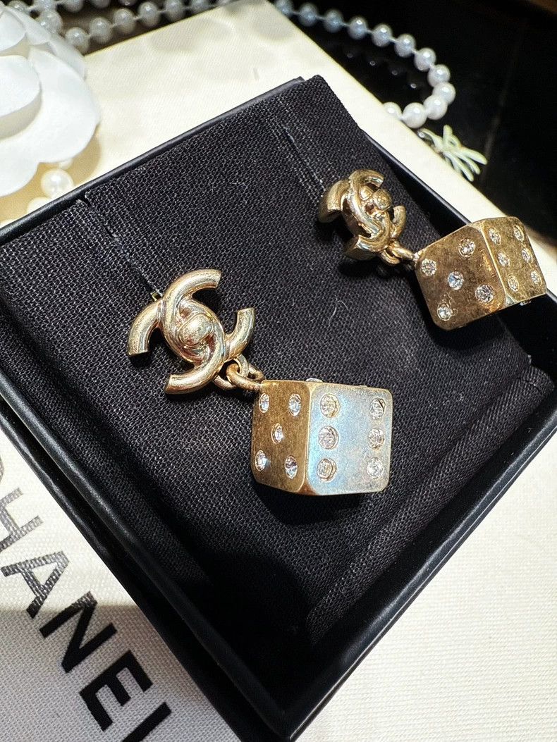 Chanel Chanel Vintage Gold Cube Earrings with Crystals Size ONE SIZE - 5 Thumbnail
